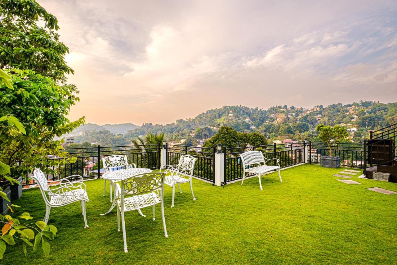 Queens Mount Ridge Kandy Bagian luar foto
