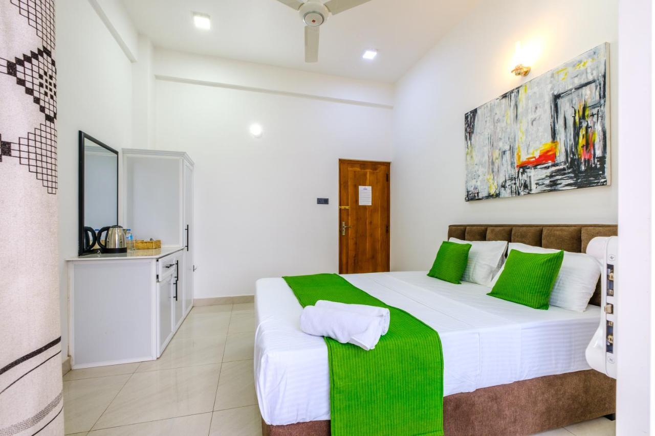 Queens Mount Ridge Kandy Bagian luar foto