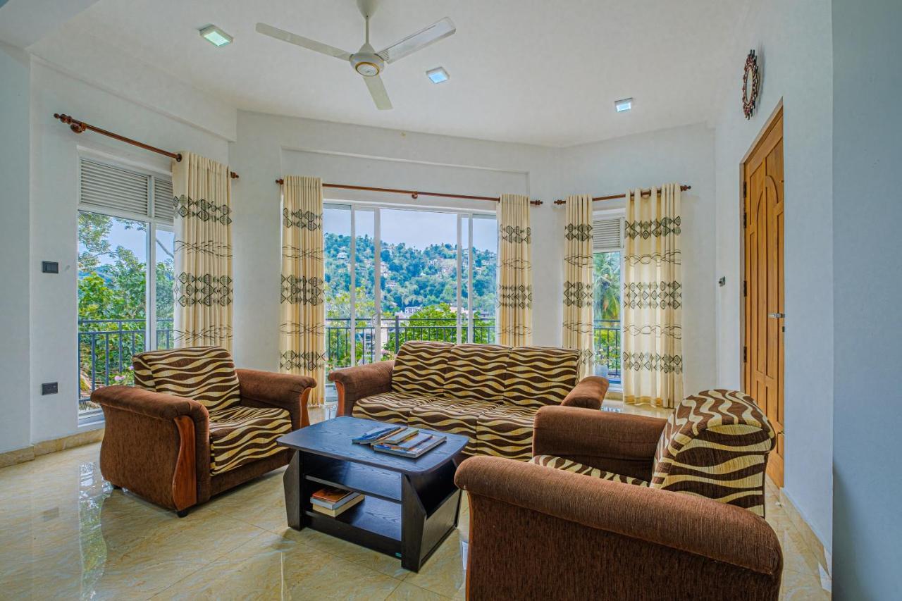 Queens Mount Ridge Kandy Bagian luar foto